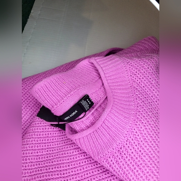 NWT Vero Moda Cyclamen Lilac Cowl Neck Sweater Soft and Stretchy Size M - Picture 3 of 7